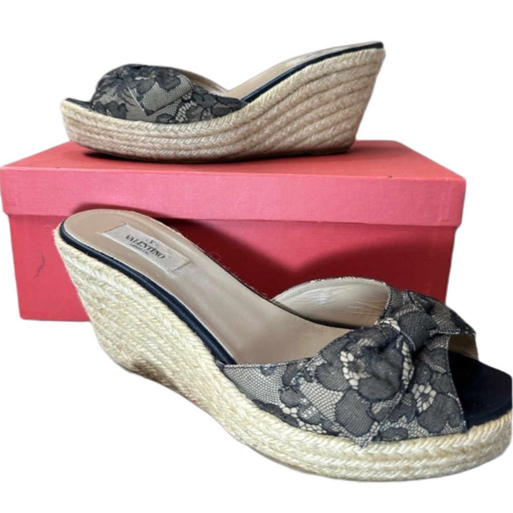 Valentino woven wedge sandals in great condition, size 11